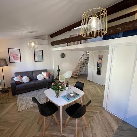 Nice Renting - Massena - Loft - Heart Of Vieil Antibes - The Market With Sea View Luaran gambar