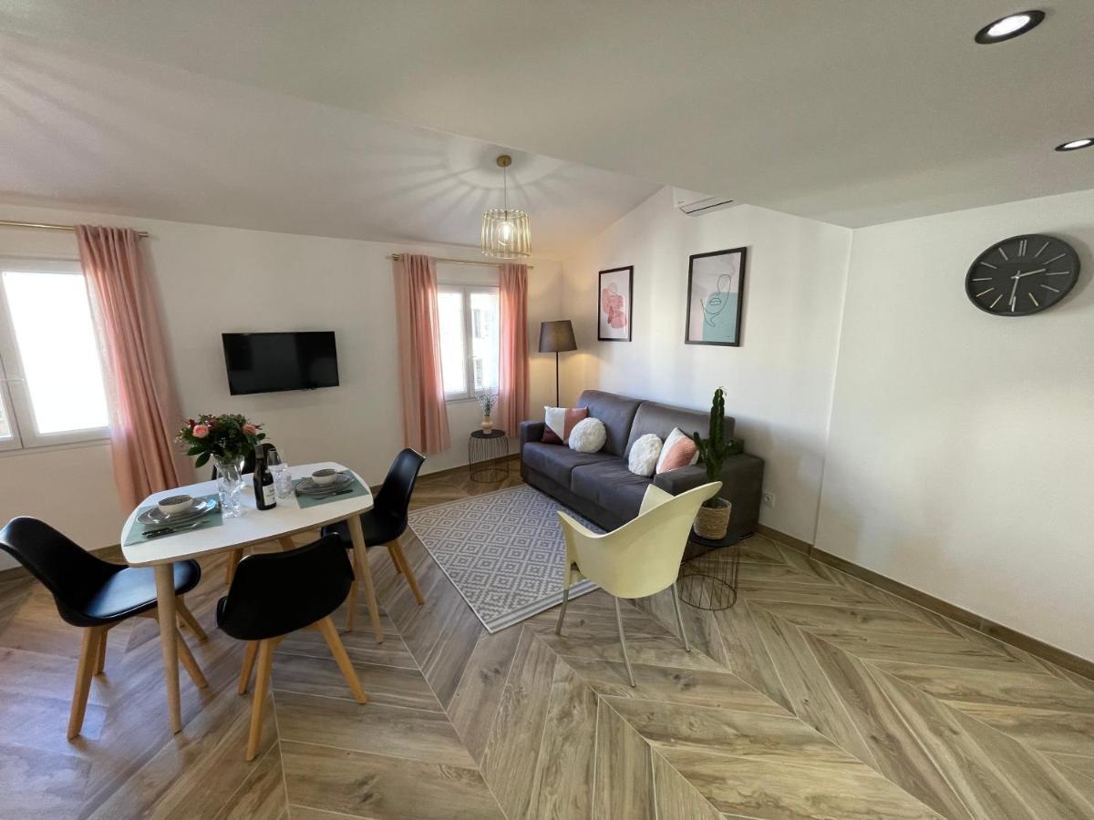 Nice Renting - Massena - Loft - Heart Of Vieil Antibes - The Market With Sea View Luaran gambar