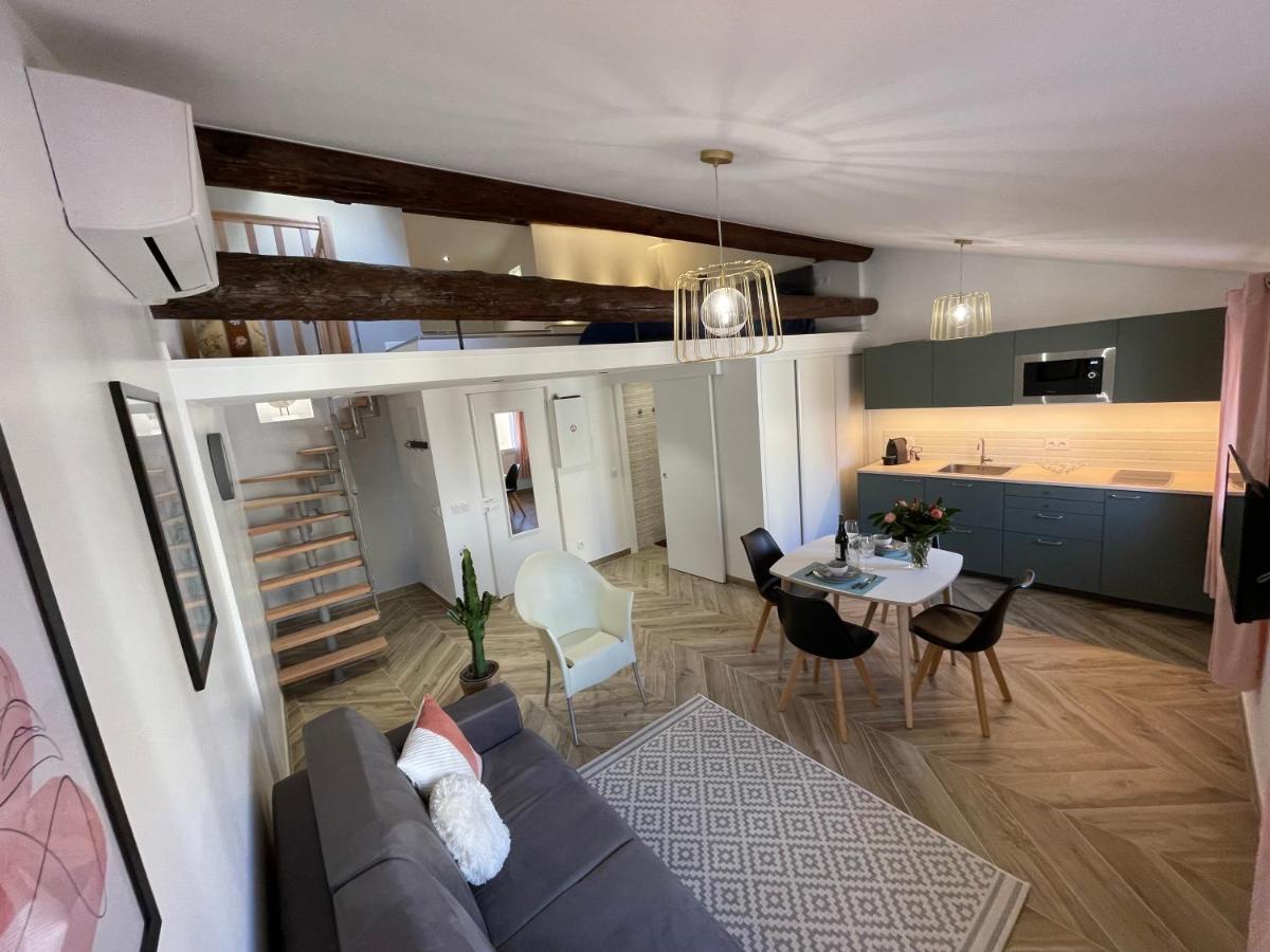 Nice Renting - Massena - Loft - Heart Of Vieil Antibes - The Market With Sea View Luaran gambar