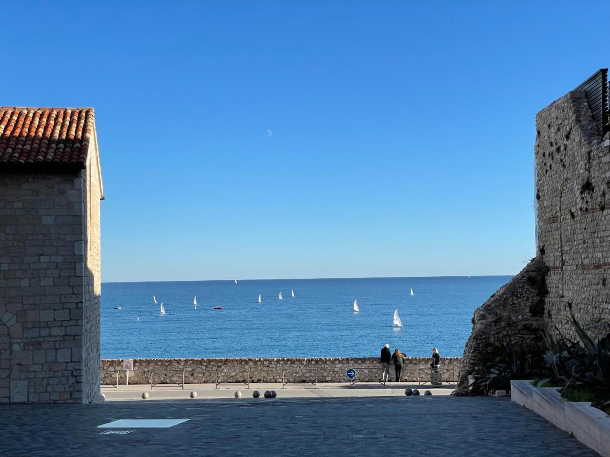 Nice Renting - Massena - Loft - Heart Of Vieil Antibes - The Market With Sea View Luaran gambar